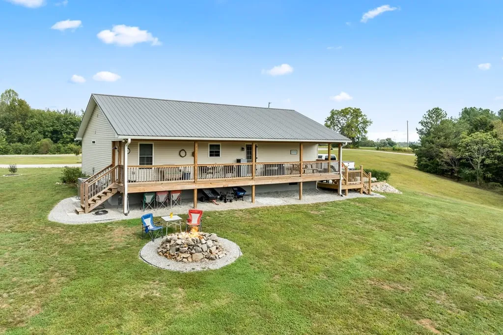 7285 Rock Island Road Baxter TN 38544