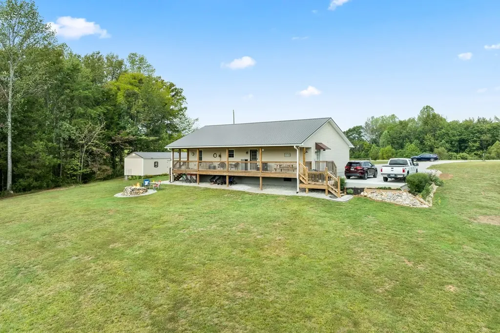 7285 Rock Island Road Baxter TN 38544