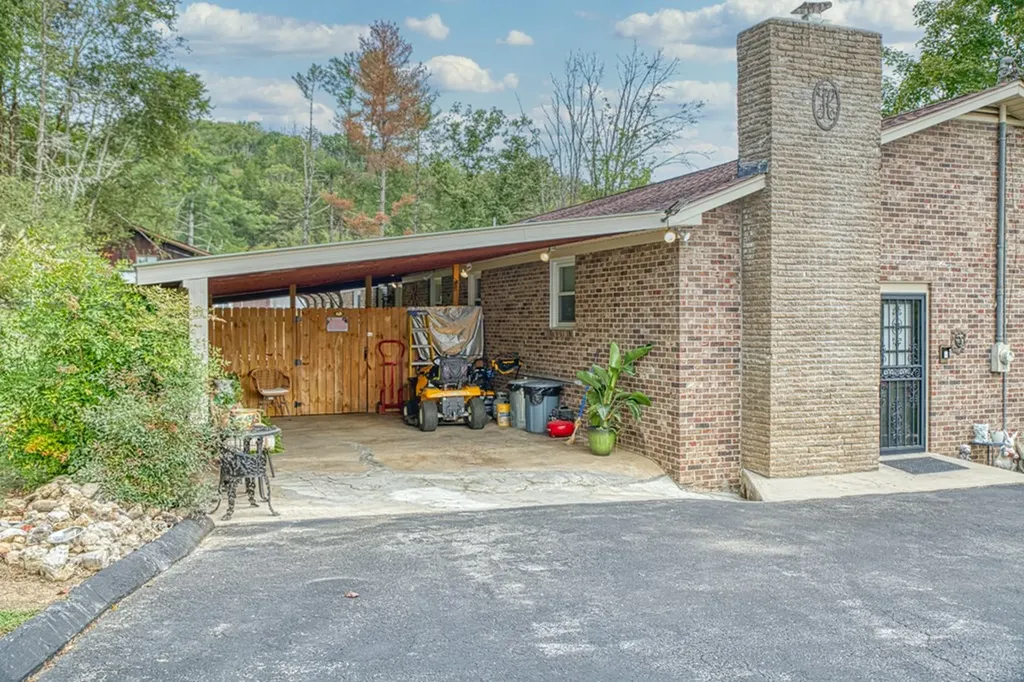 505 Crestview Avenue Gainesboro TN 38562