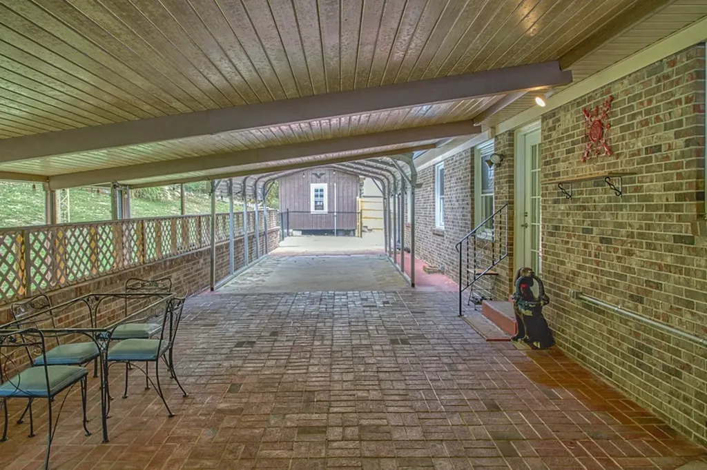 505 Crestview Avenue Gainesboro TN 38562