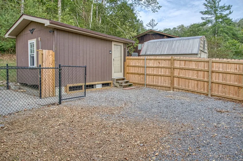 505 Crestview Avenue Gainesboro TN 38562