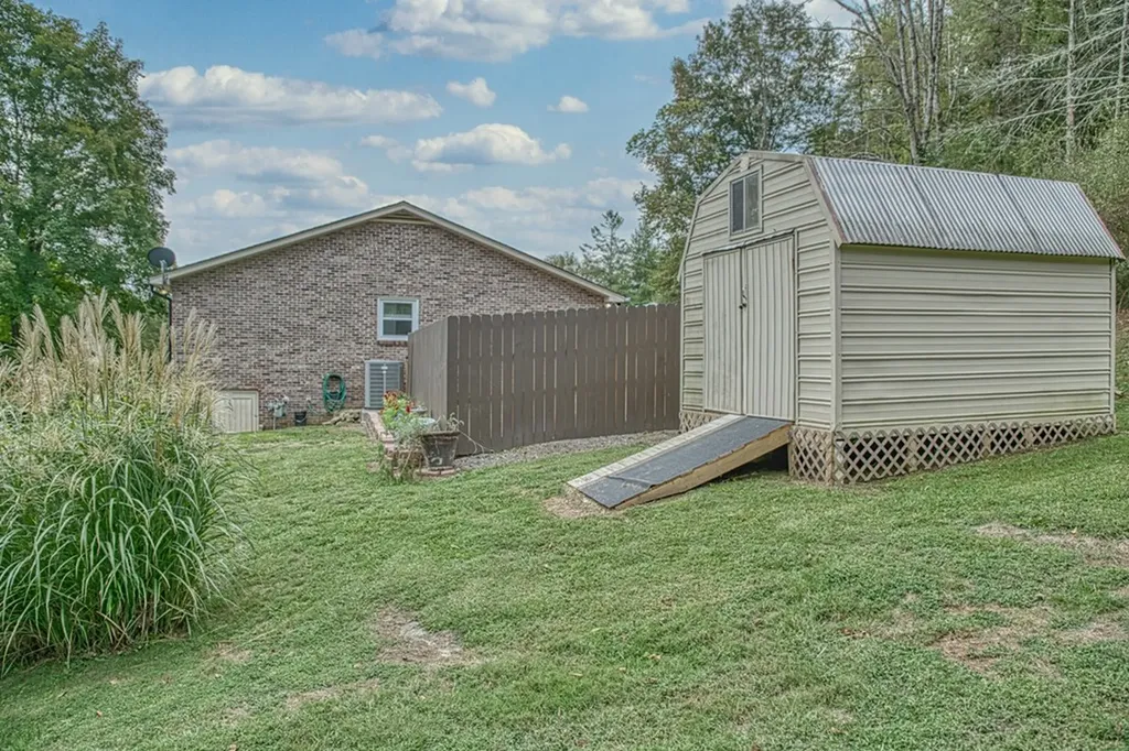 505 Crestview Avenue Gainesboro TN 38562