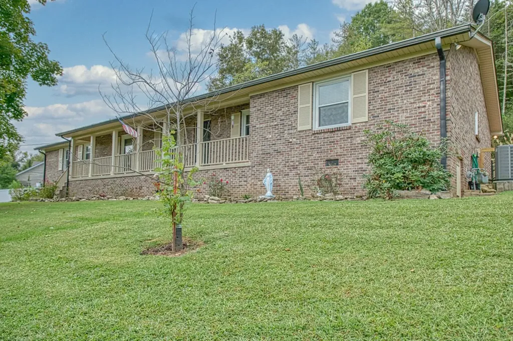 505 Crestview Avenue Gainesboro TN 38562