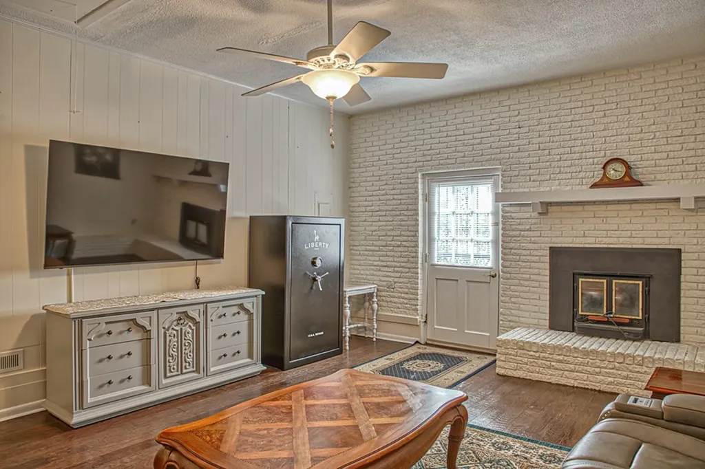 505 Crestview Avenue Gainesboro TN 38562