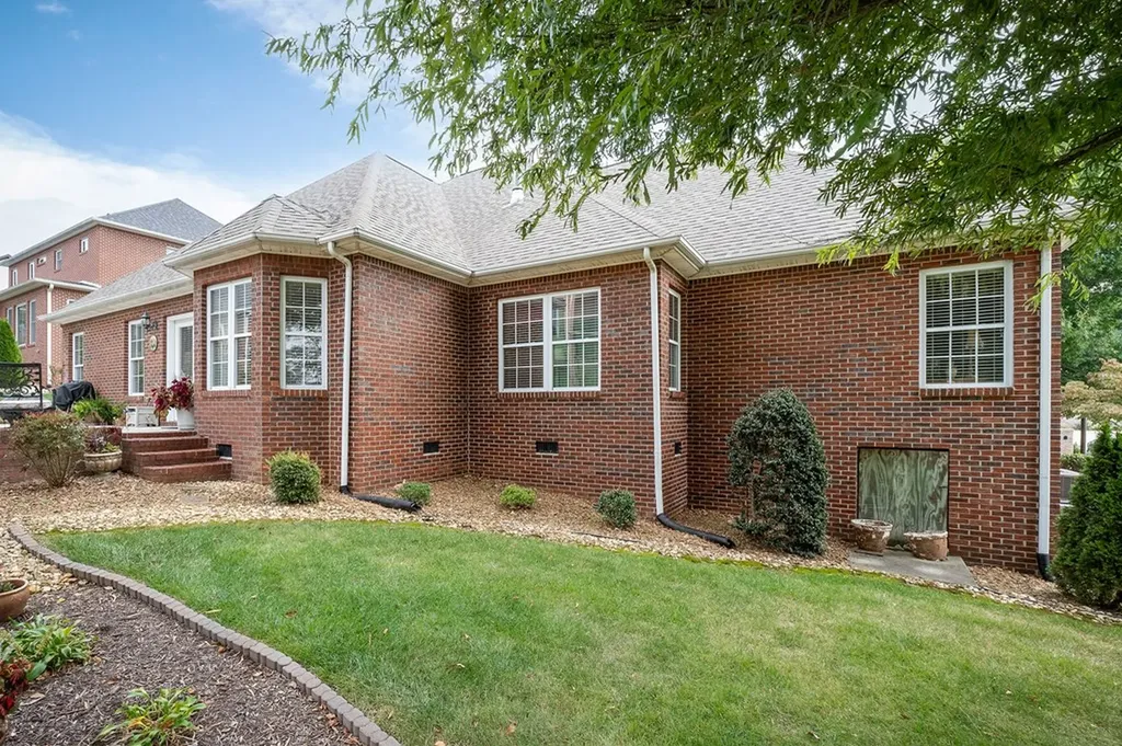 1308 Bridle Path Cookeville TN 38501