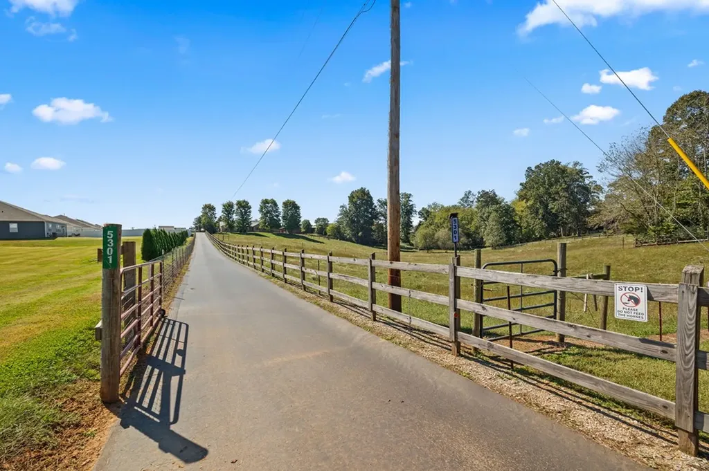 5301 Lovelady Road Cookeville TN 38506