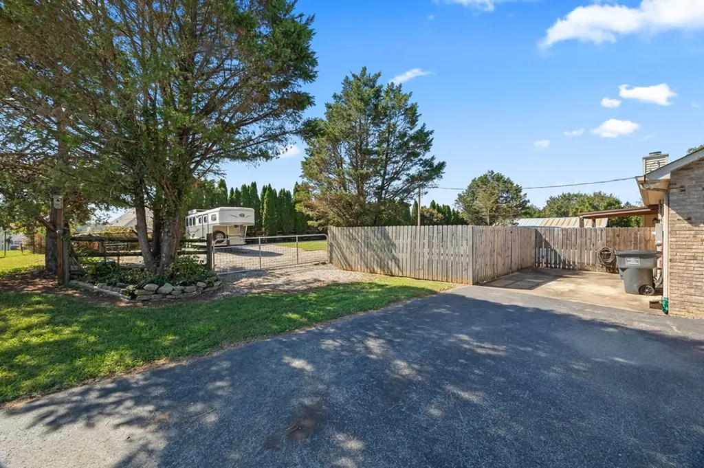 5301 Lovelady Road Cookeville TN 38506