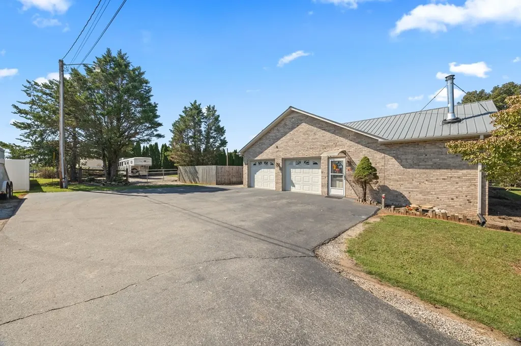 5301 Lovelady Road Cookeville TN 38506