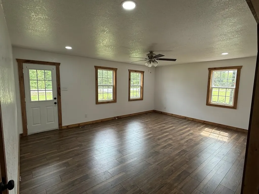 822 Allardt Highway Jamestown TN 38556