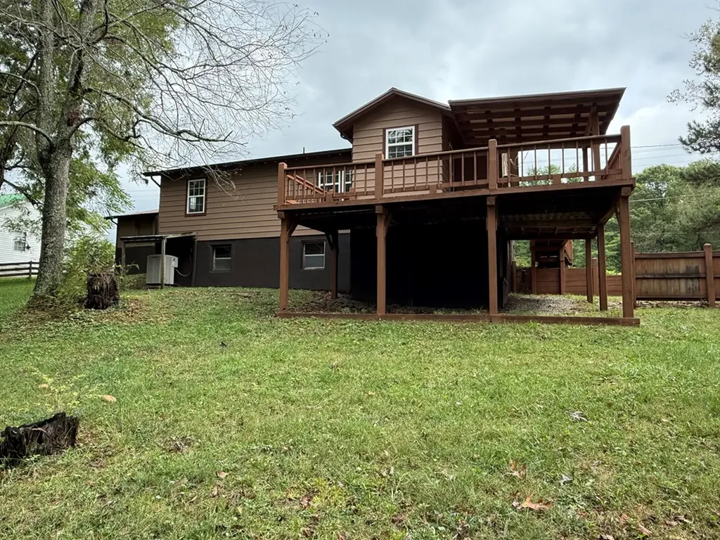 822 Allardt Highway Jamestown TN 38556