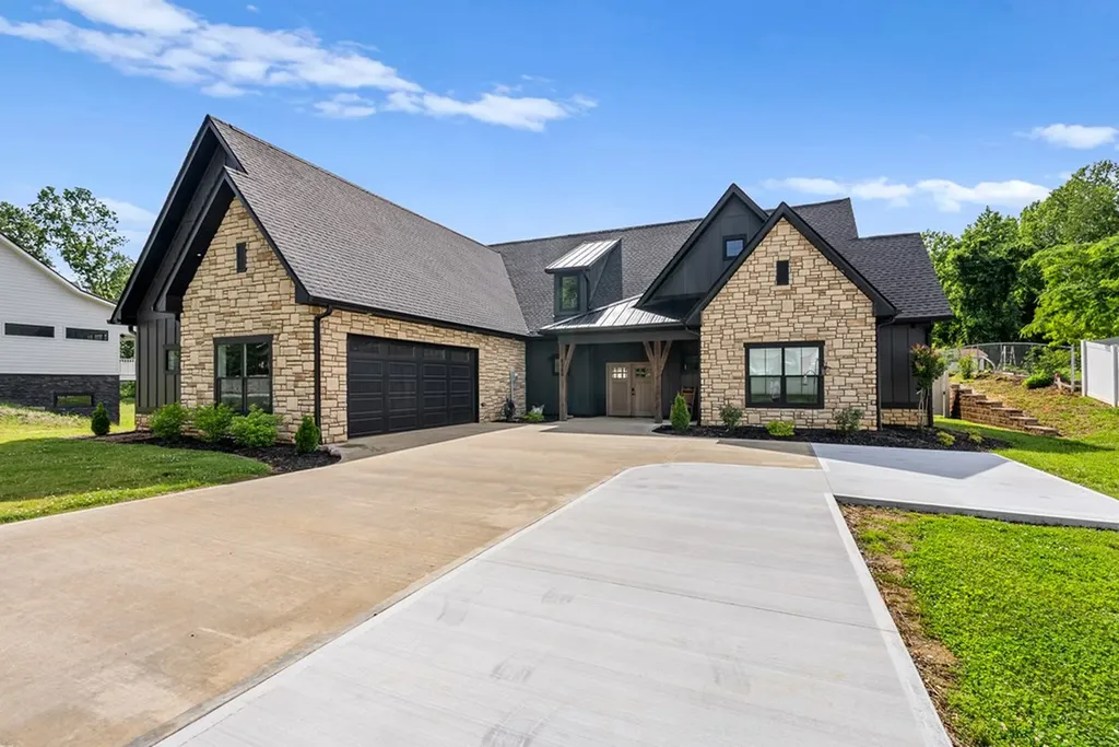 4149 Old Sparta Road Cookeville TN 38501