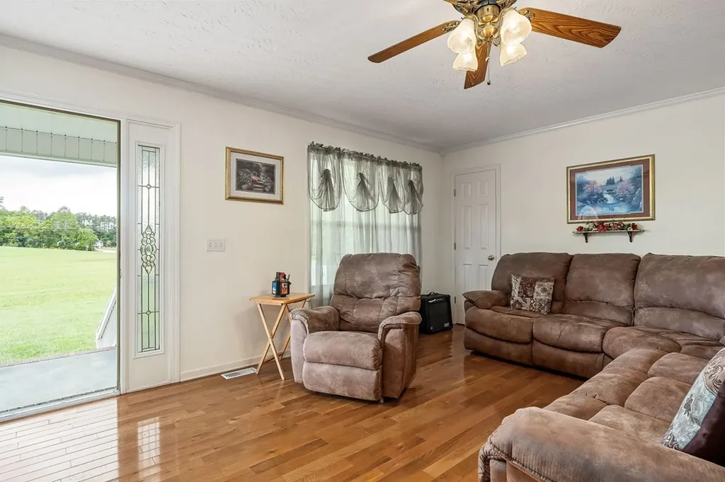 13660 Herald Road Silver Point TN 38582