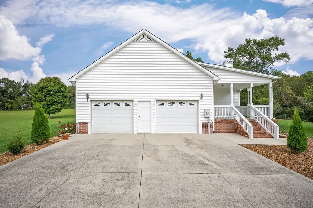 13660 Herald Road Silver Point TN 38582