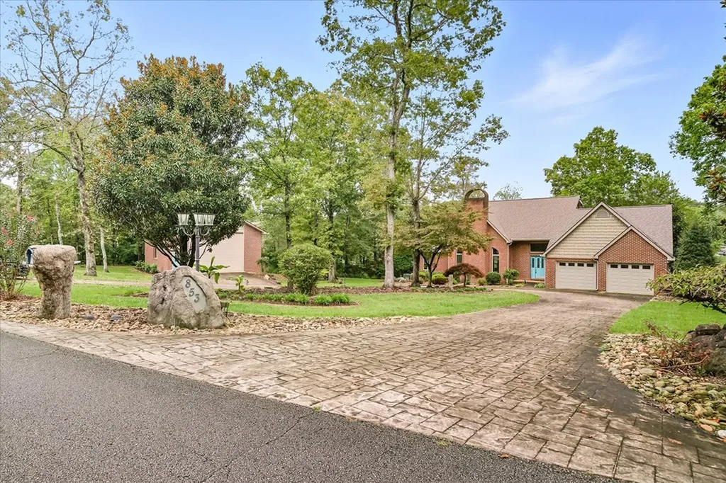 8537 Cherokee Trail Crossville TN 38572