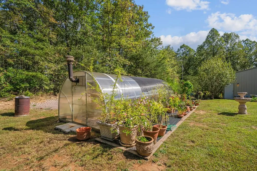 1301 Valley View Road Crossville TN 38572