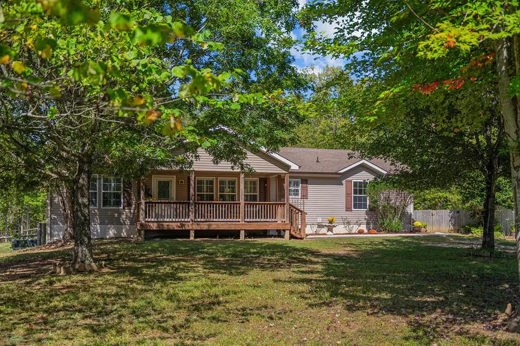 1301 Valley View Road Crossville TN 38572