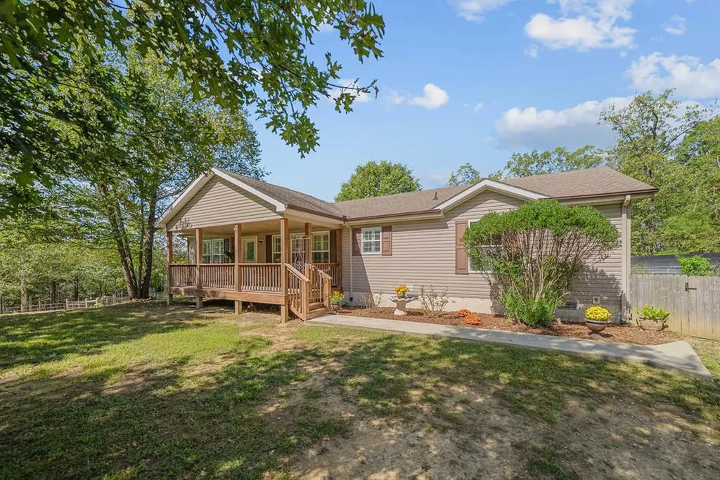 1301 Valley View Road Crossville TN 38572