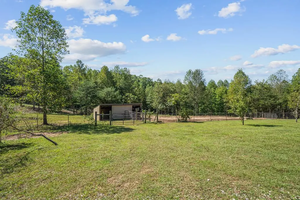 1301 Valley View Road Crossville TN 38572