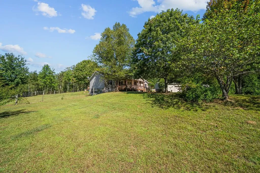 1301 Valley View Road Crossville TN 38572