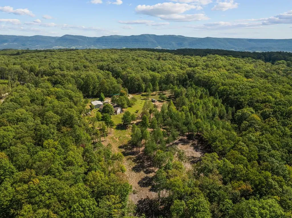 1301 Valley View Road Crossville TN 38572