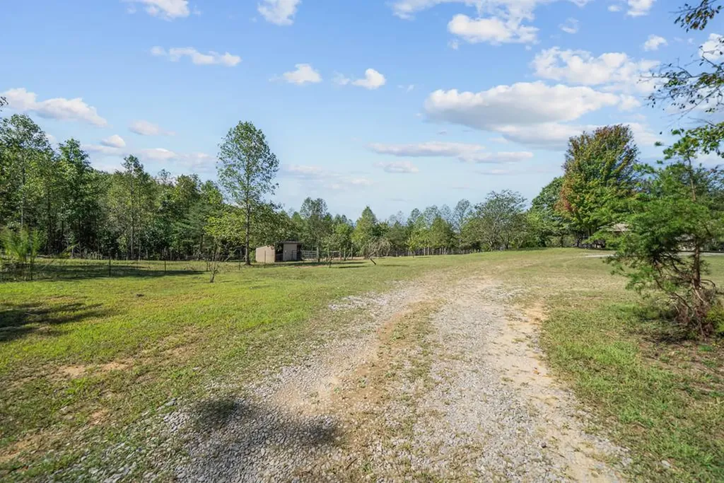 1301 Valley View Road Crossville TN 38572