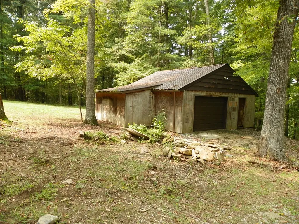 1555 Brown Creek Drive Crossville TN 38571