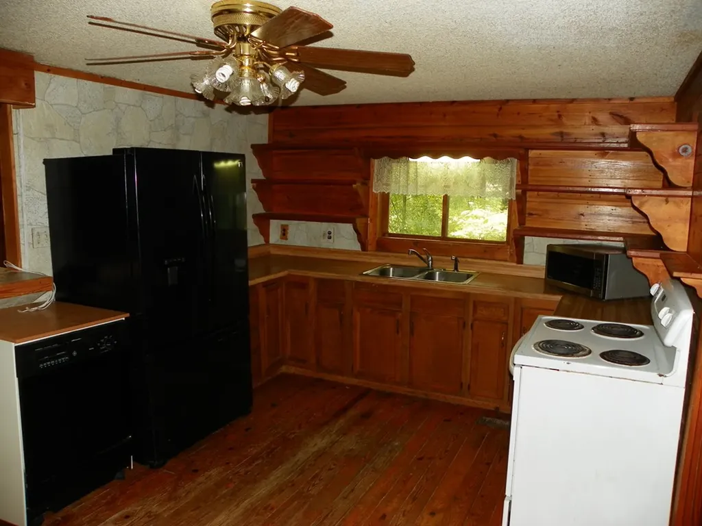 1555 Brown Creek Drive Crossville TN 38571