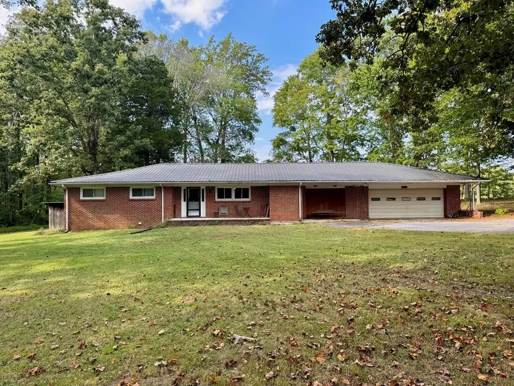 1737 Cummins Mill Road Cookeville TN 38501