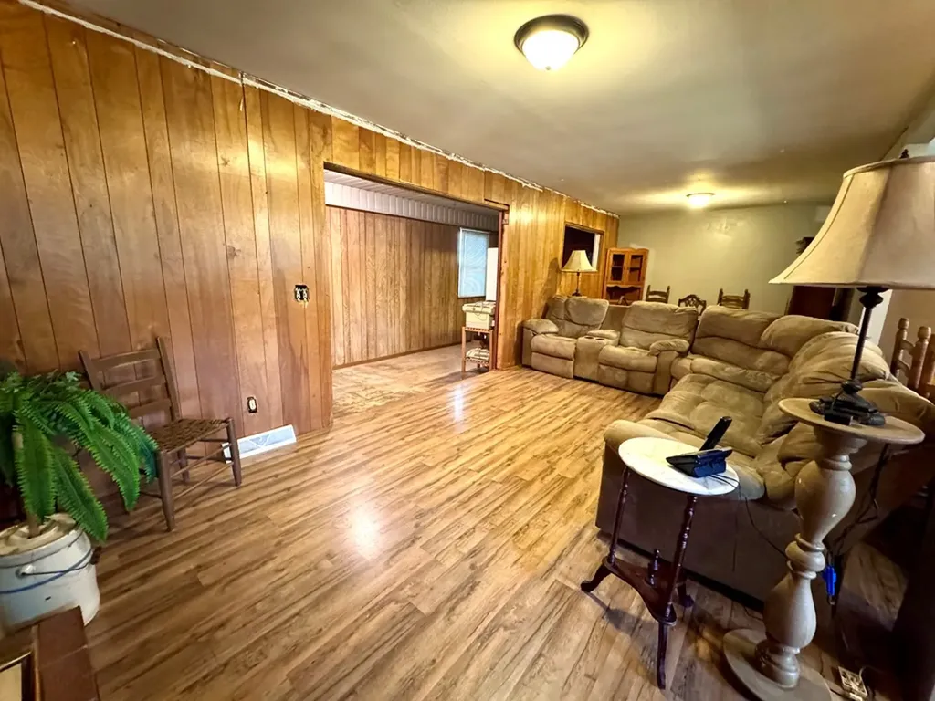 1737 Cummins Mill Road Cookeville TN 38501