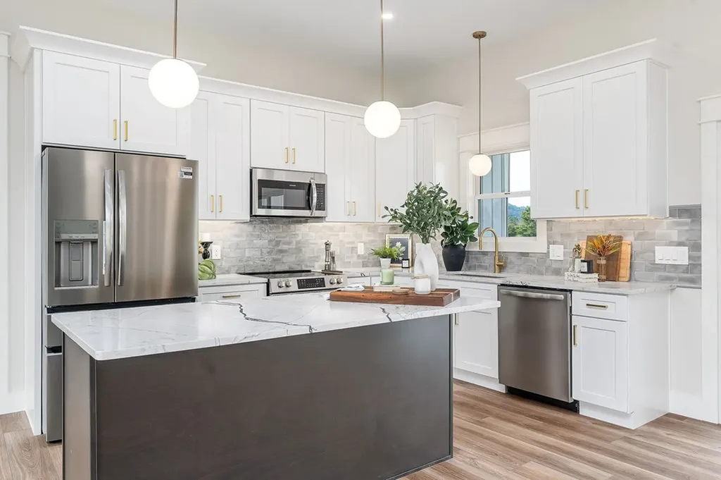 217 Oaklawn Cemetery Road Sparta TN 38583