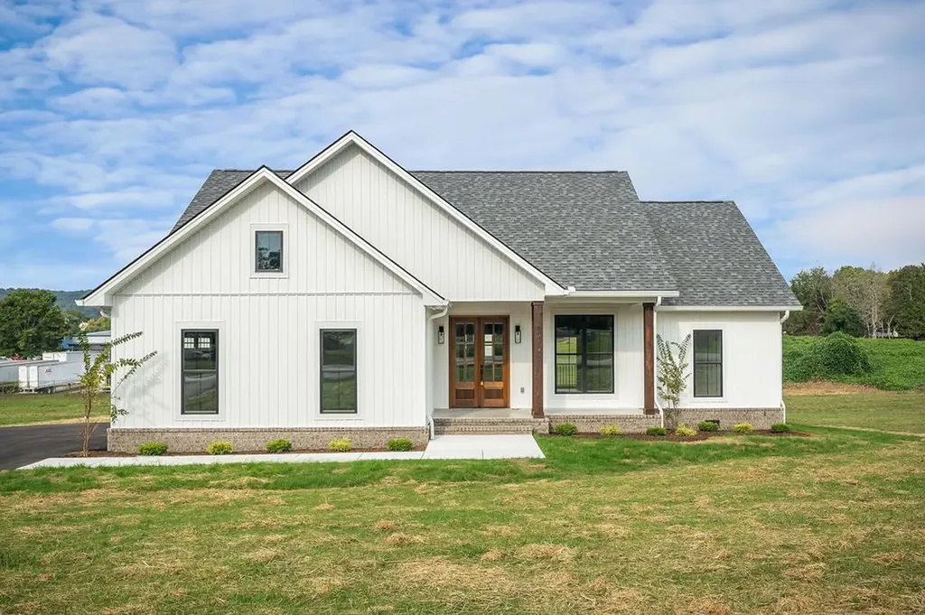 217 Oaklawn Cemetery Road Sparta TN 38583