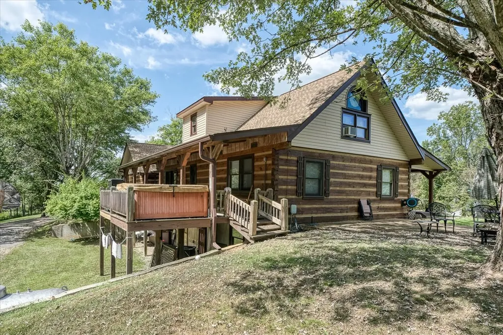 385 Paul Reecer Road Moss TN 38575