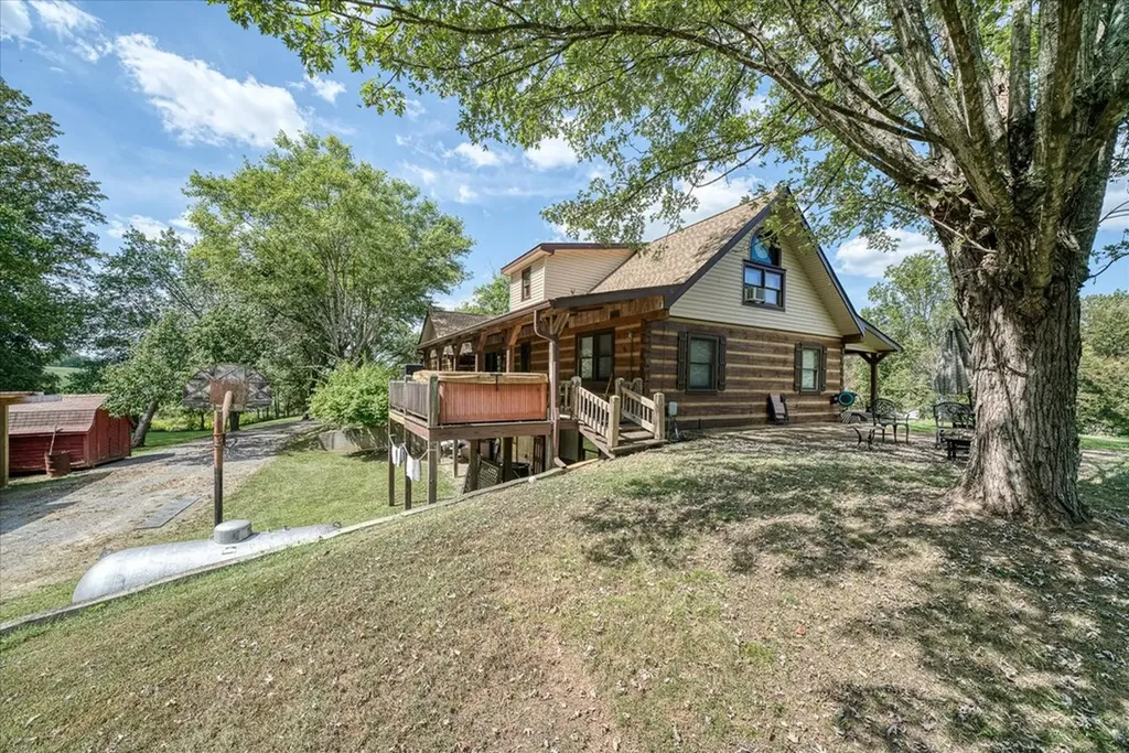 385 Paul Reecer Road Moss TN 38575