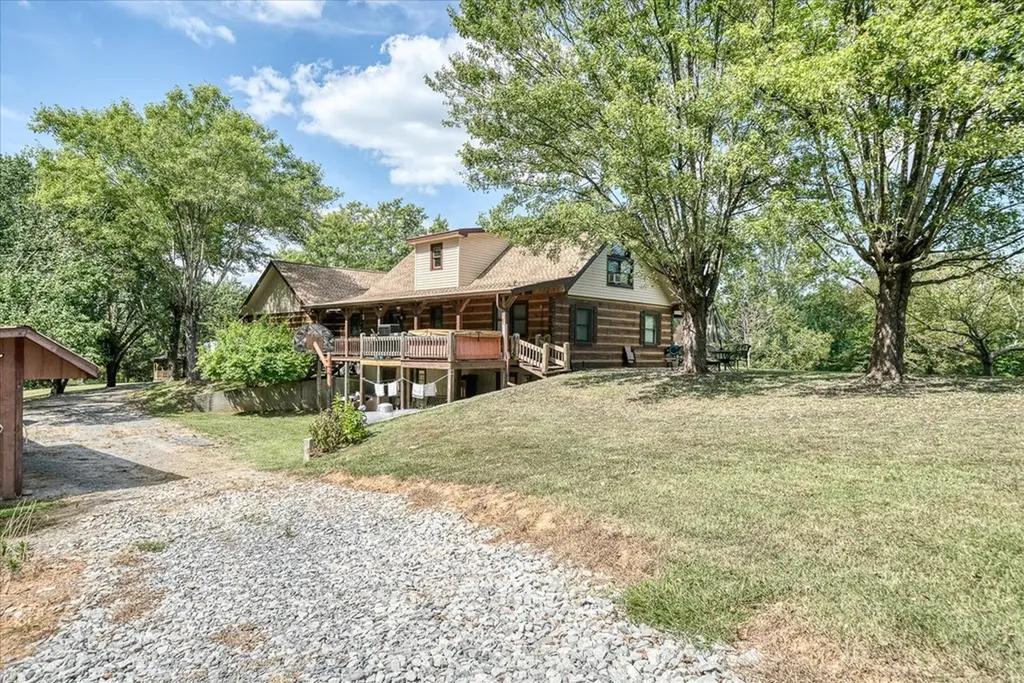 385 Paul Reecer Road Moss TN 38575