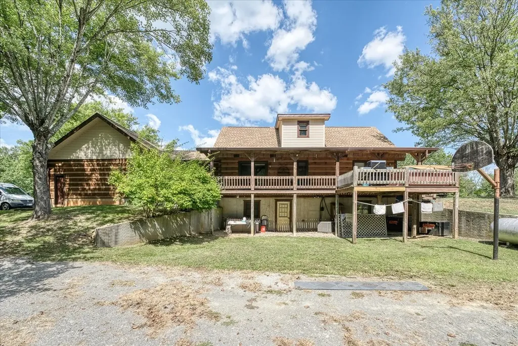 385 Paul Reecer Road Moss TN 38575