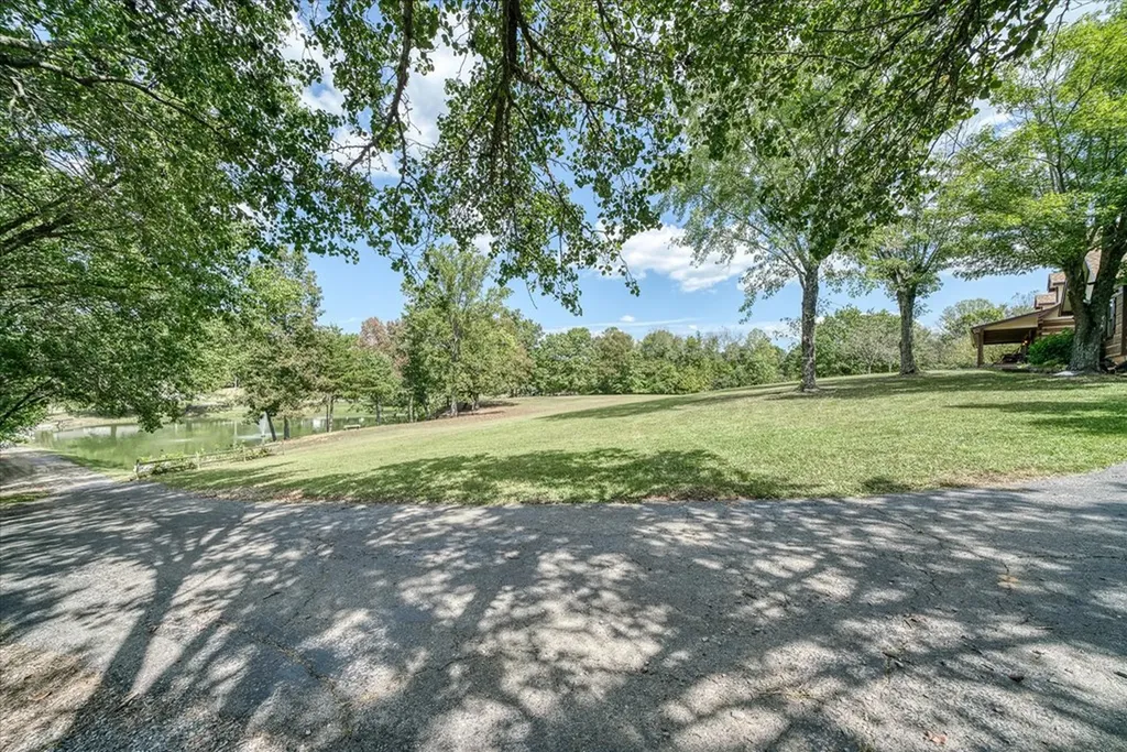 385 Paul Reecer Road Moss TN 38575