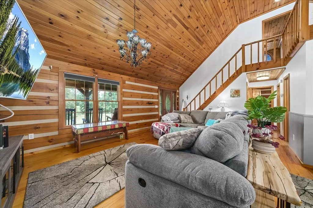 385 Paul Reecer Road Moss TN 38575