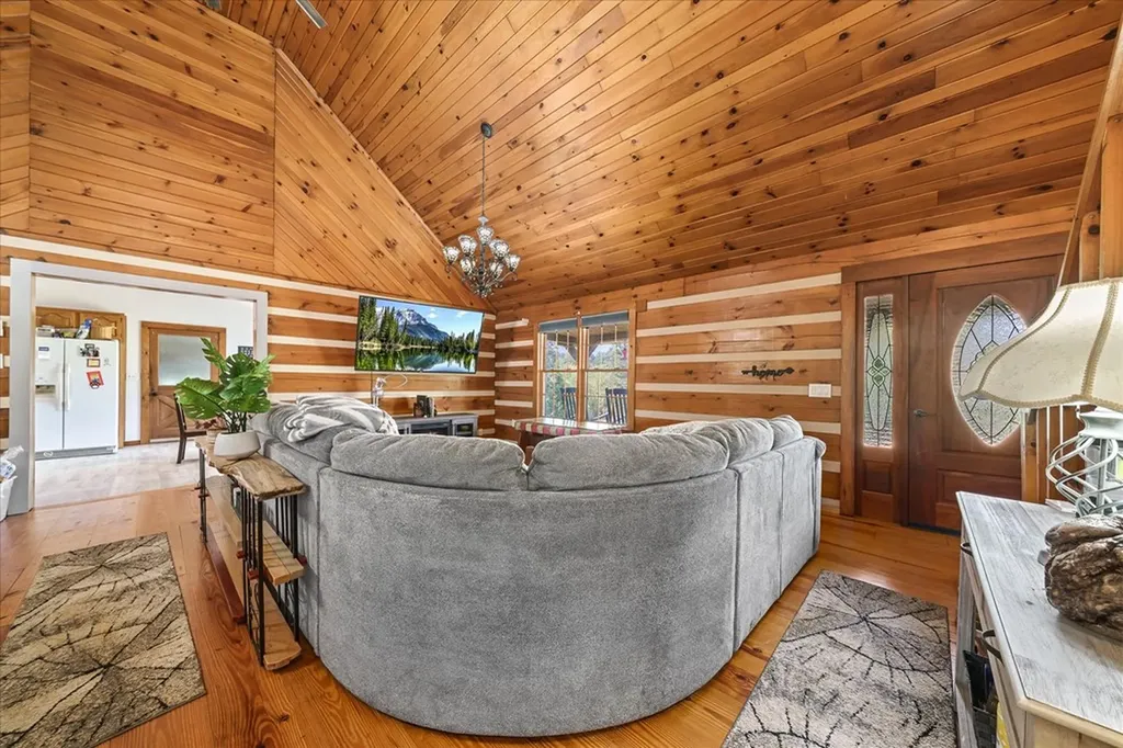 385 Paul Reecer Road Moss TN 38575