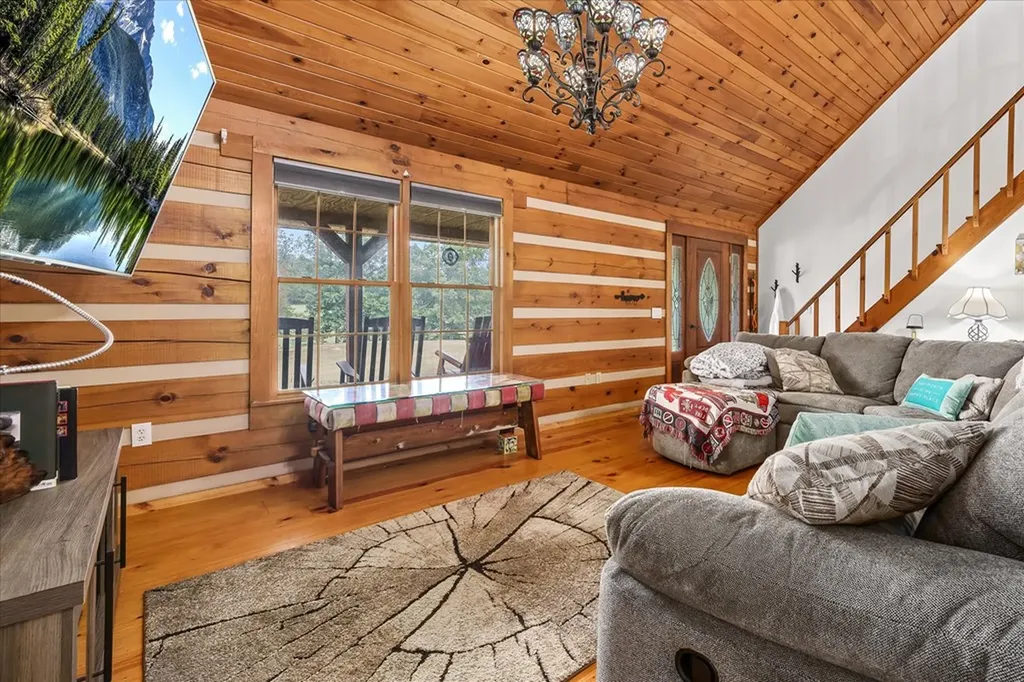 385 Paul Reecer Road Moss TN 38575