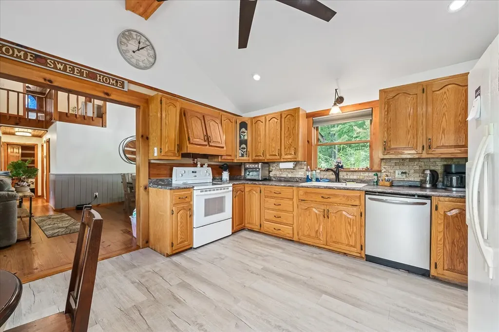 385 Paul Reecer Road Moss TN 38575