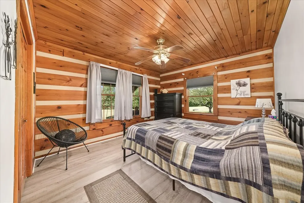 385 Paul Reecer Road Moss TN 38575