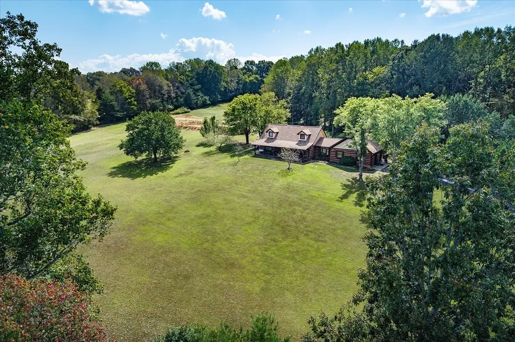 385 Paul Reecer Road Moss TN 38575