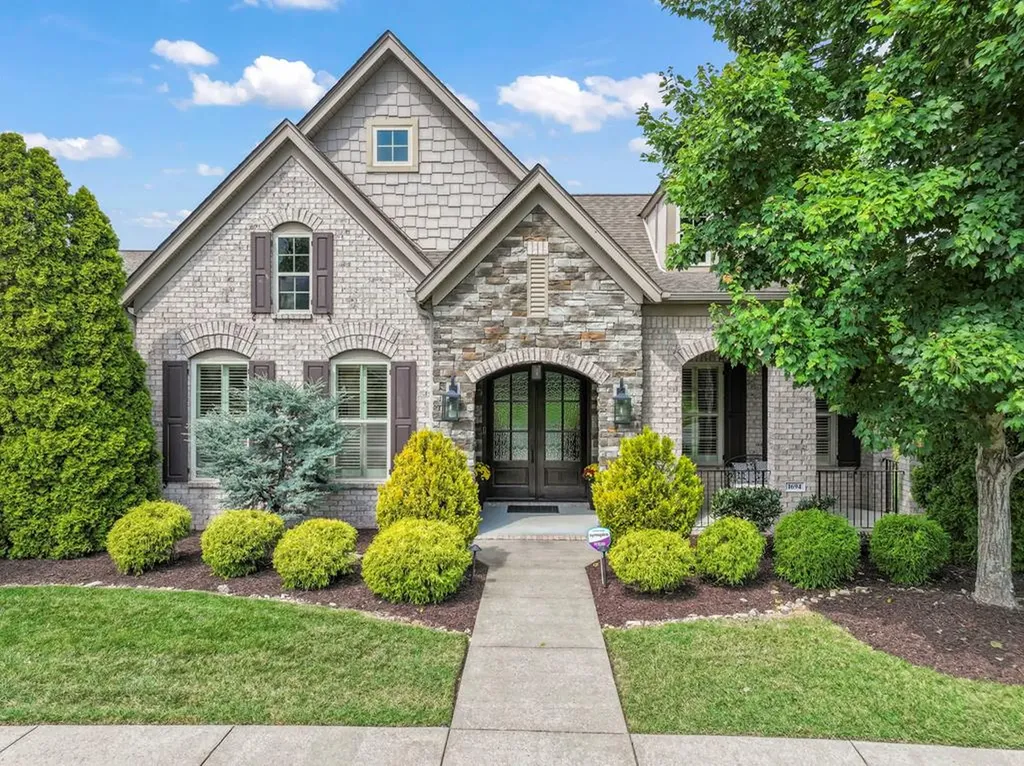 1694 Noah Lane Gallatin TN 37066