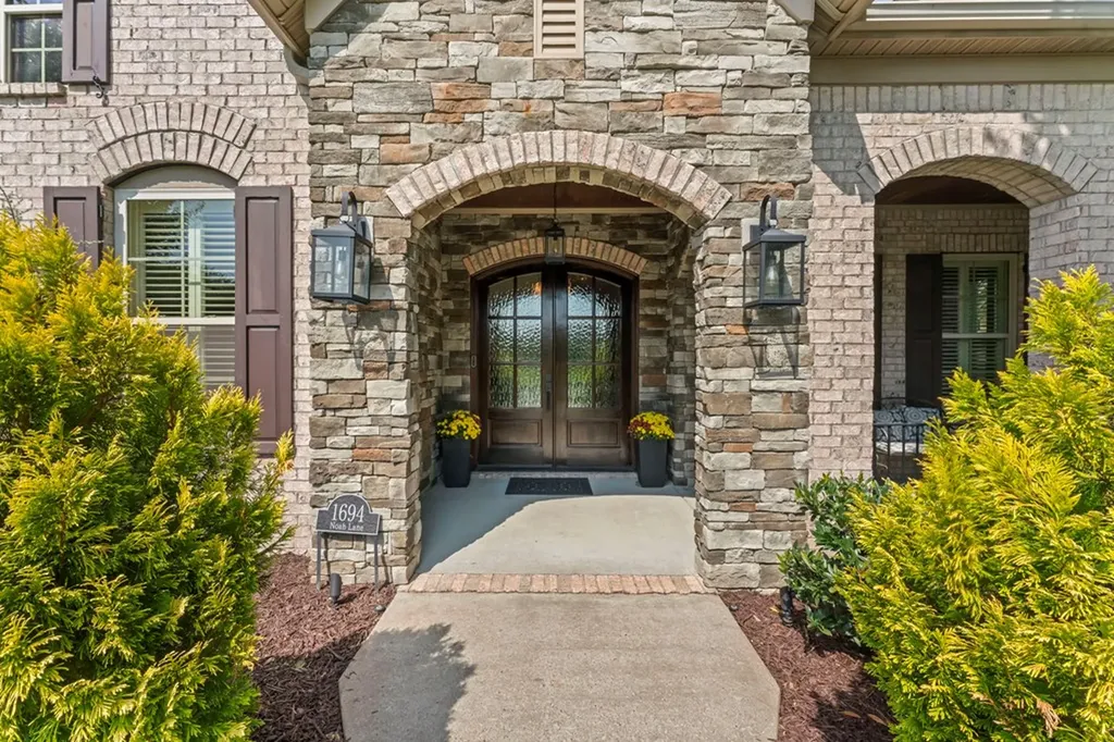 1694 Noah Lane Gallatin TN 37066