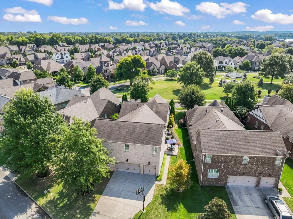 1694 Noah Lane Gallatin TN 37066