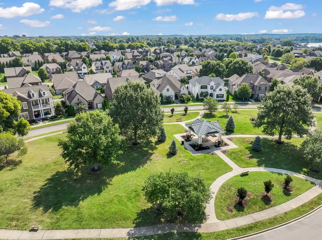 1694 Noah Lane Gallatin TN 37066