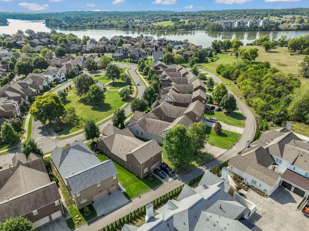 1694 Noah Lane Gallatin TN 37066