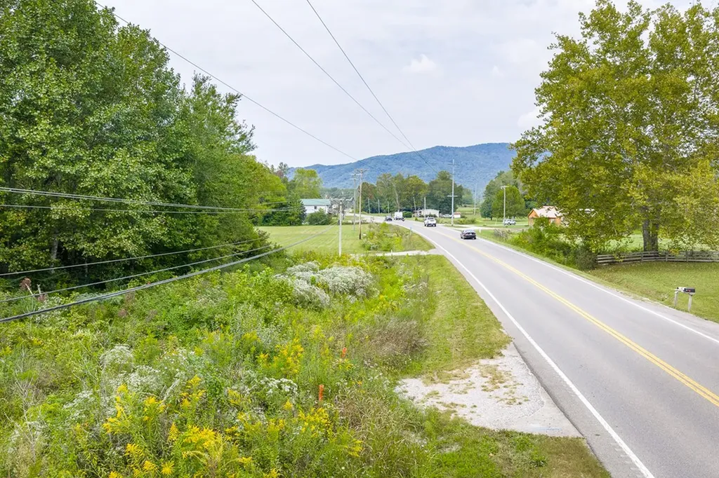 4716 Knoxville Highway Oliver Springs TN 37840