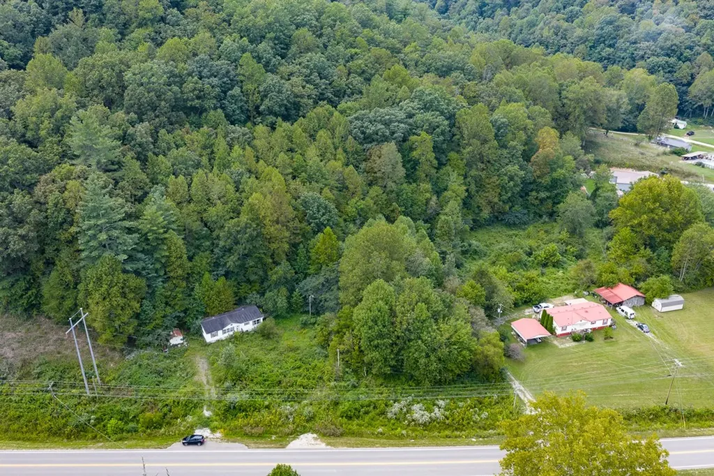 4716 Knoxville Highway Oliver Springs TN 37840
