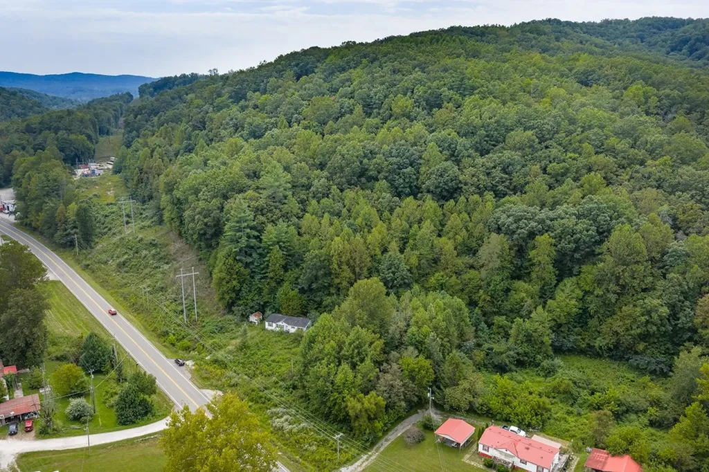 4716 Knoxville Highway Oliver Springs TN 37840